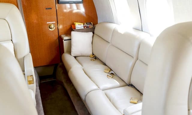 Hawker 700A N26ME photo 5
