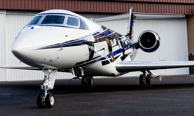Gulfstream GVII-G600 N715VM photo 4