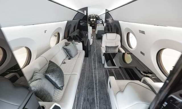 Gulfstream GVII-G600 N715VM photo 2