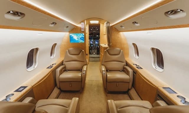 Challenger 300 N283B photo 5