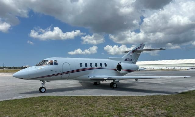 Hawker 800XP N63YM