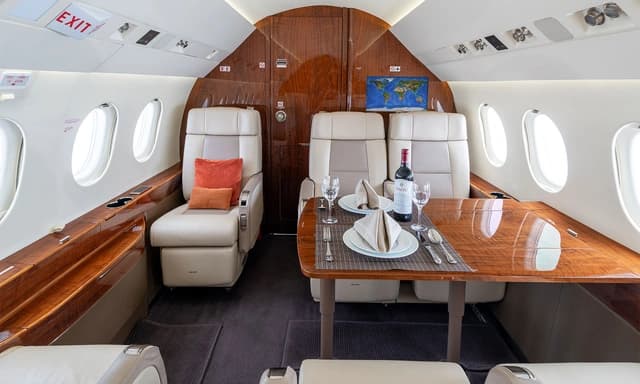 Falcon 2000LXS N905B photo 5
