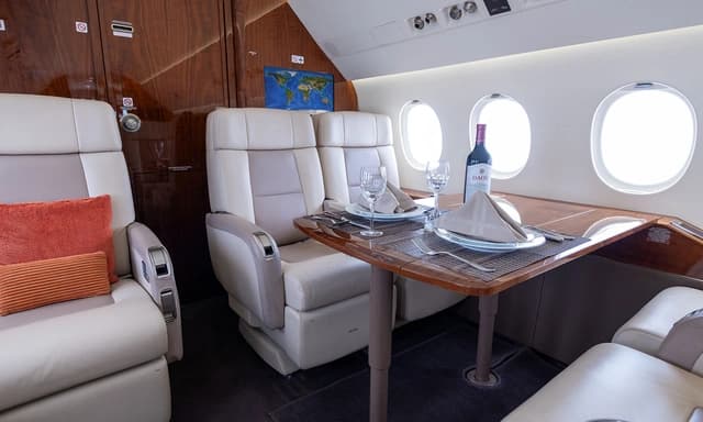 Falcon 2000LXS N905B photo 6