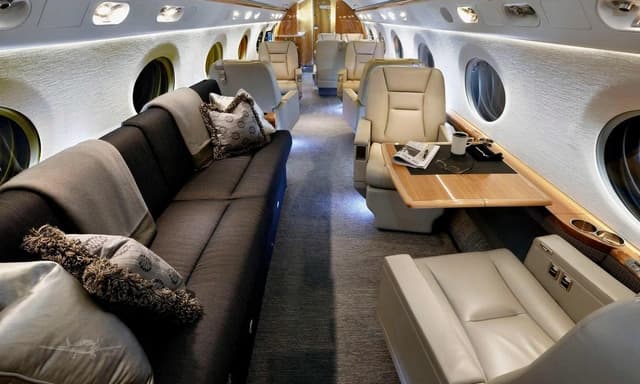 Gulfstream G550 N79RP photo 2