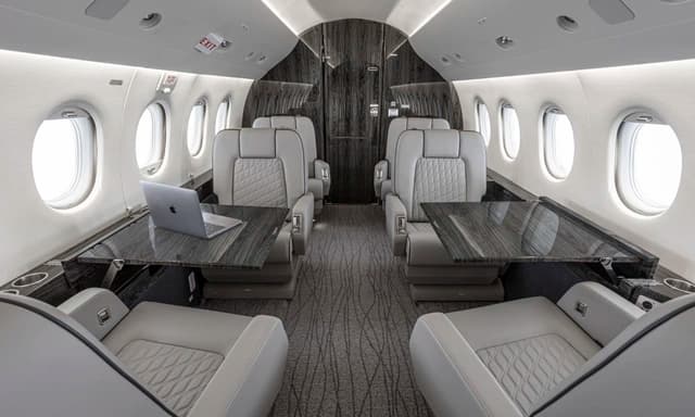 Falcon 2000EX N680SF photo 2