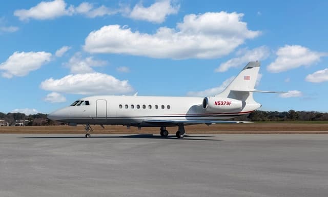 Falcon 2000 N5379F