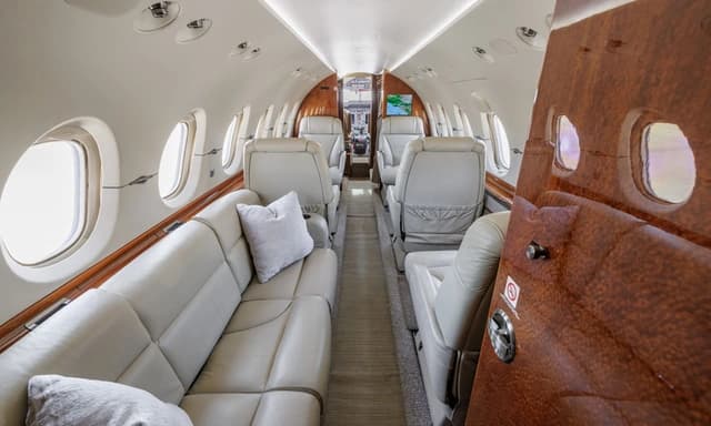 Hawker 850XP N720TM photo 6