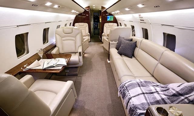 Challenger 601 N807DD photo 2