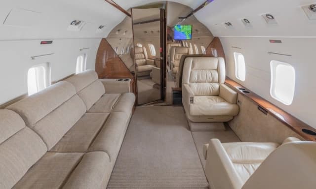 Challenger 601 N843GS photo 4