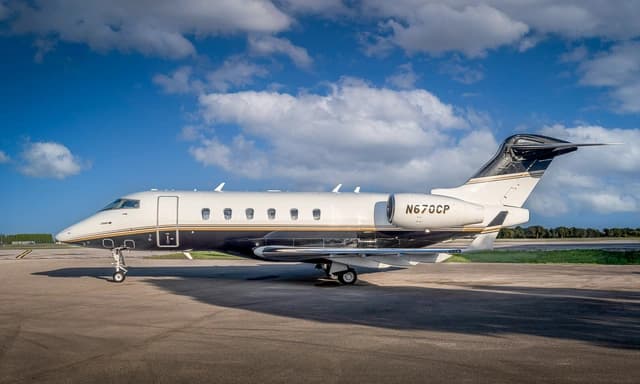 Challenger 300 N670CP