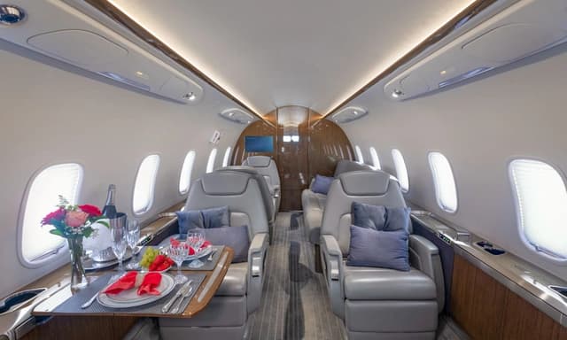Challenger 350 N350HJ photo 5