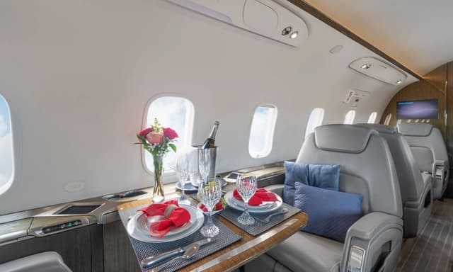 Challenger 350 N350HJ photo 2