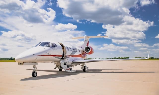 Embraer Phenom 300 N419MA