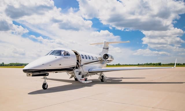 Embraer Phenom 300 N479MA
