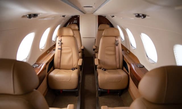 Embraer Phenom 300 N419MA photo 2