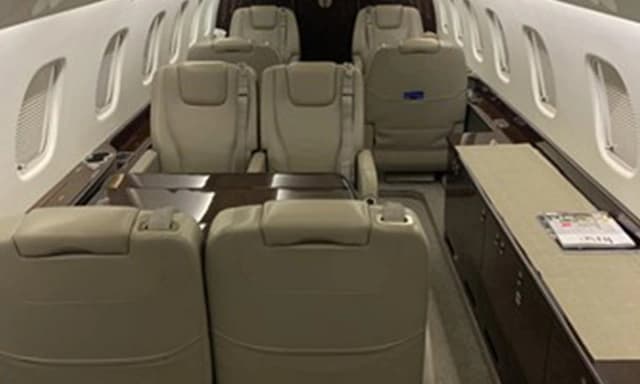 Embraer Legacy 650 N333BH photo 4