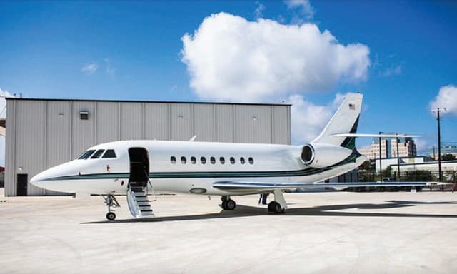 Falcon 2000 N827CK