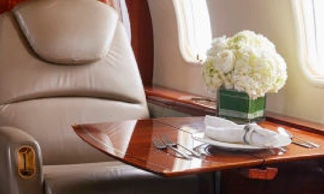 Challenger 300 N1721M photo 4