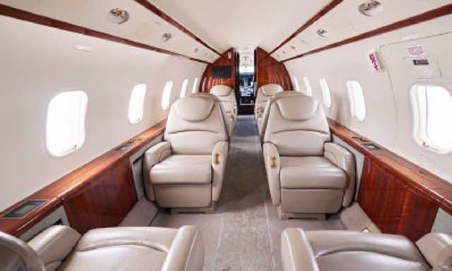 Challenger 300 N1721M photo 2