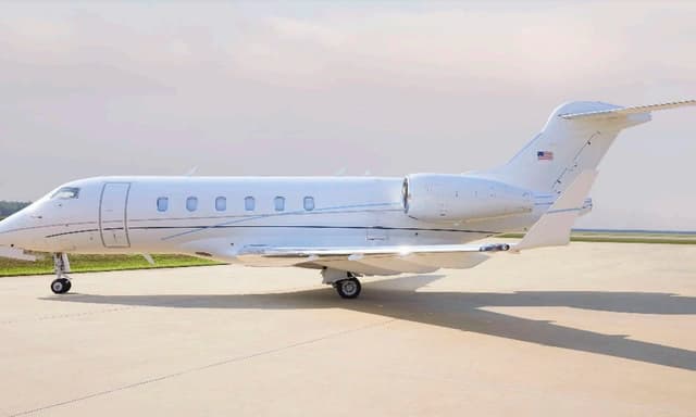 Challenger 300 N1721M