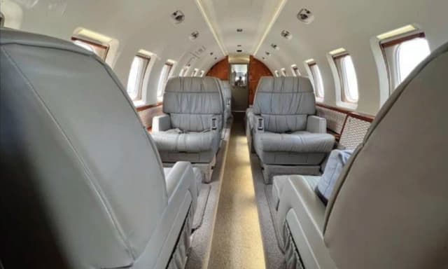 Hawker 1000 N333RL photo 2