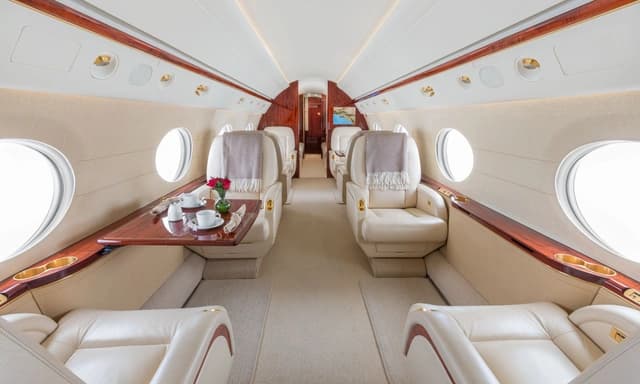 Gulfstream G550 N35GR photo 5