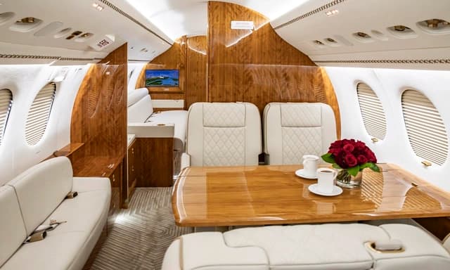 Falcon 7X N4CE photo 4