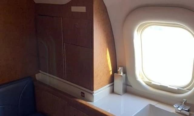 Learjet 55C N143LJ photo 6