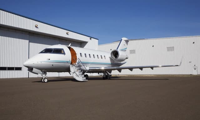 Challenger 605 N949MC