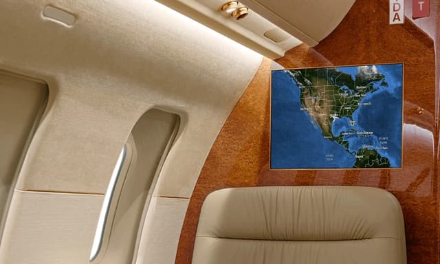Challenger 605 N949MC photo 5