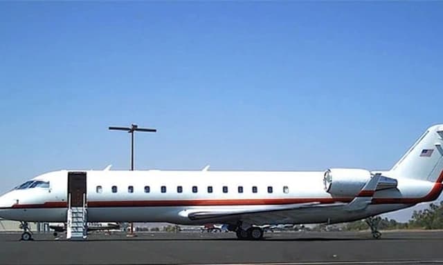 Challenger 850 N711WS