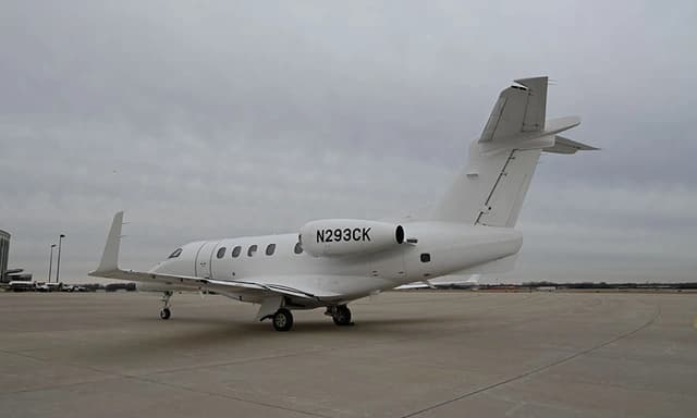 Embraer Phenom 300E N293CK photo 4
