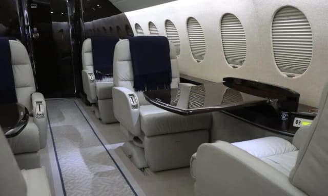 Falcon 900EX N513HS photo 5