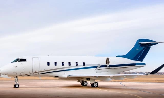 Challenger 350 N257RY