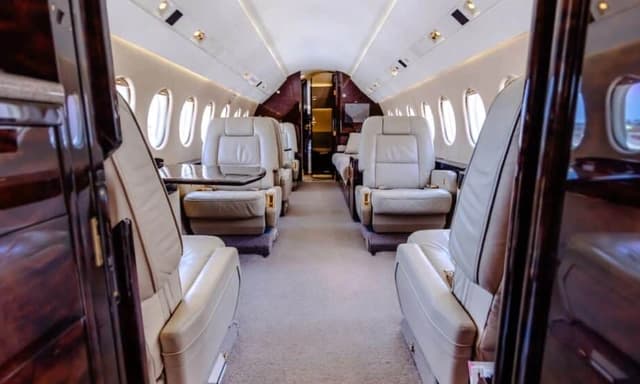 Falcon 2000EX N623RM photo 6