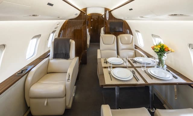Challenger 850 N530JW photo 6