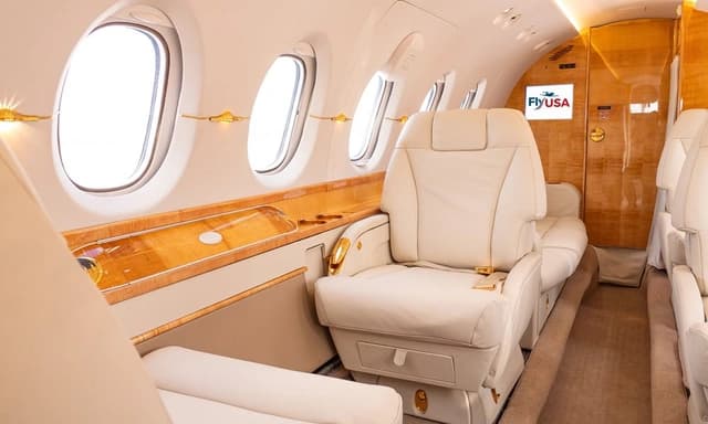Hawker 800XP N676GH photo 5
