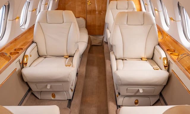 Hawker 800XP N676GH photo 3