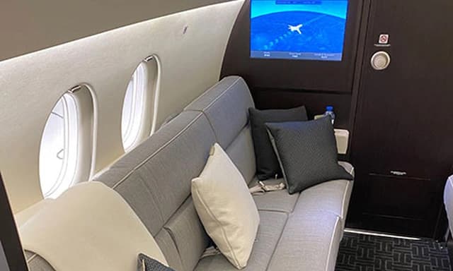 Falcon 900LX N588HP photo 4