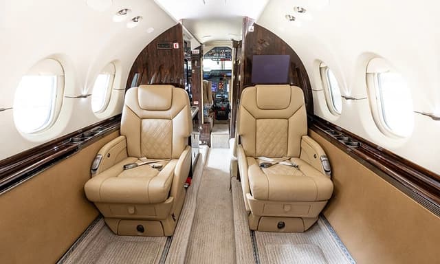 Hawker 900XP N17RM photo 2