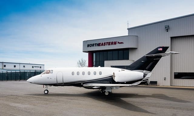 Hawker 900XP N17RM