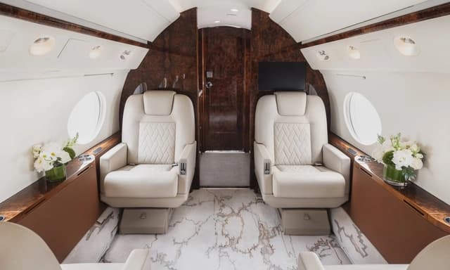 Gulfstream IV-SP N5689T photo 2