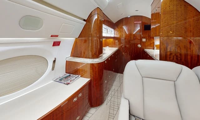 Gulfstream G350 N700MV photo 4