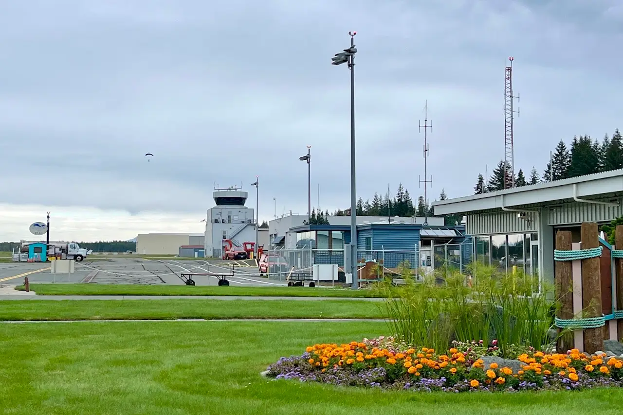 Campbell River Airport (YBL), photo 4