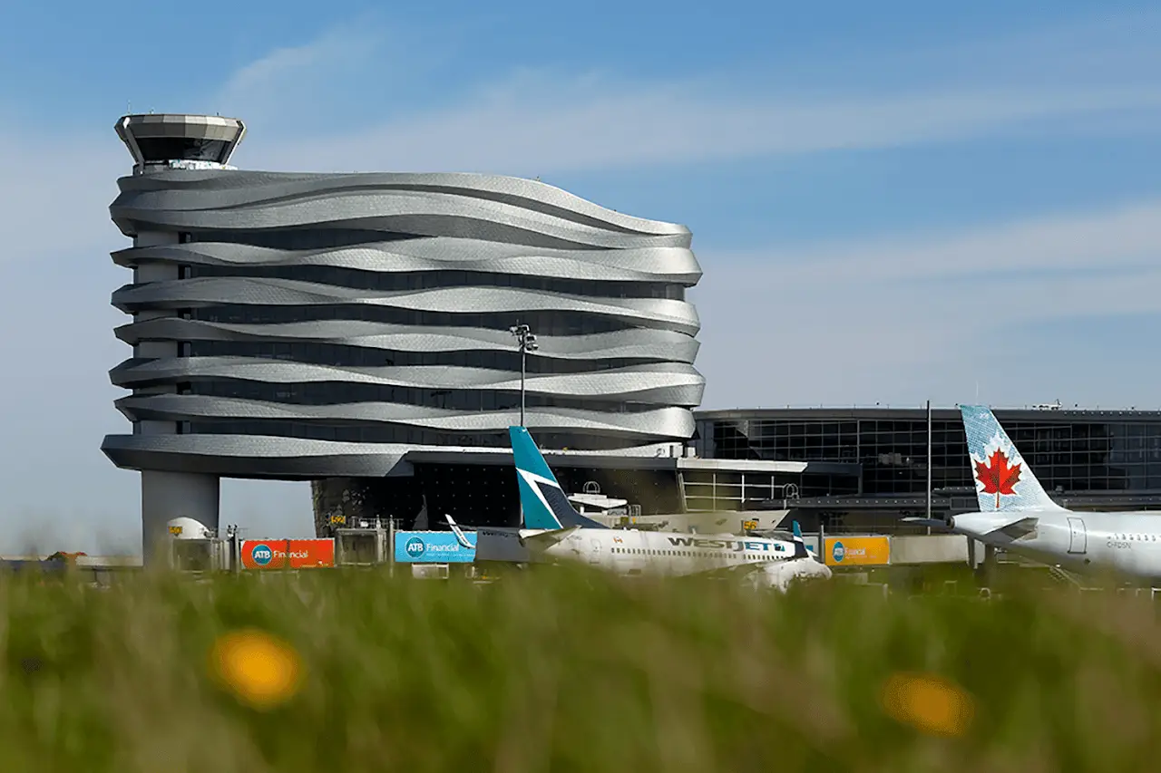 Edmonton International Airport (YEG), photo 4