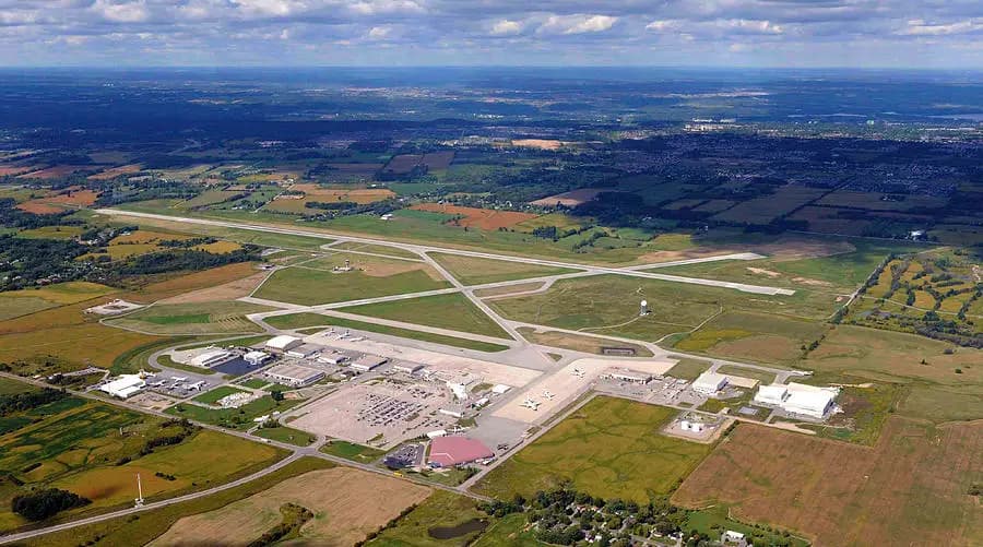 John C. Munro Hamilton International Airport (YHM), photo 4