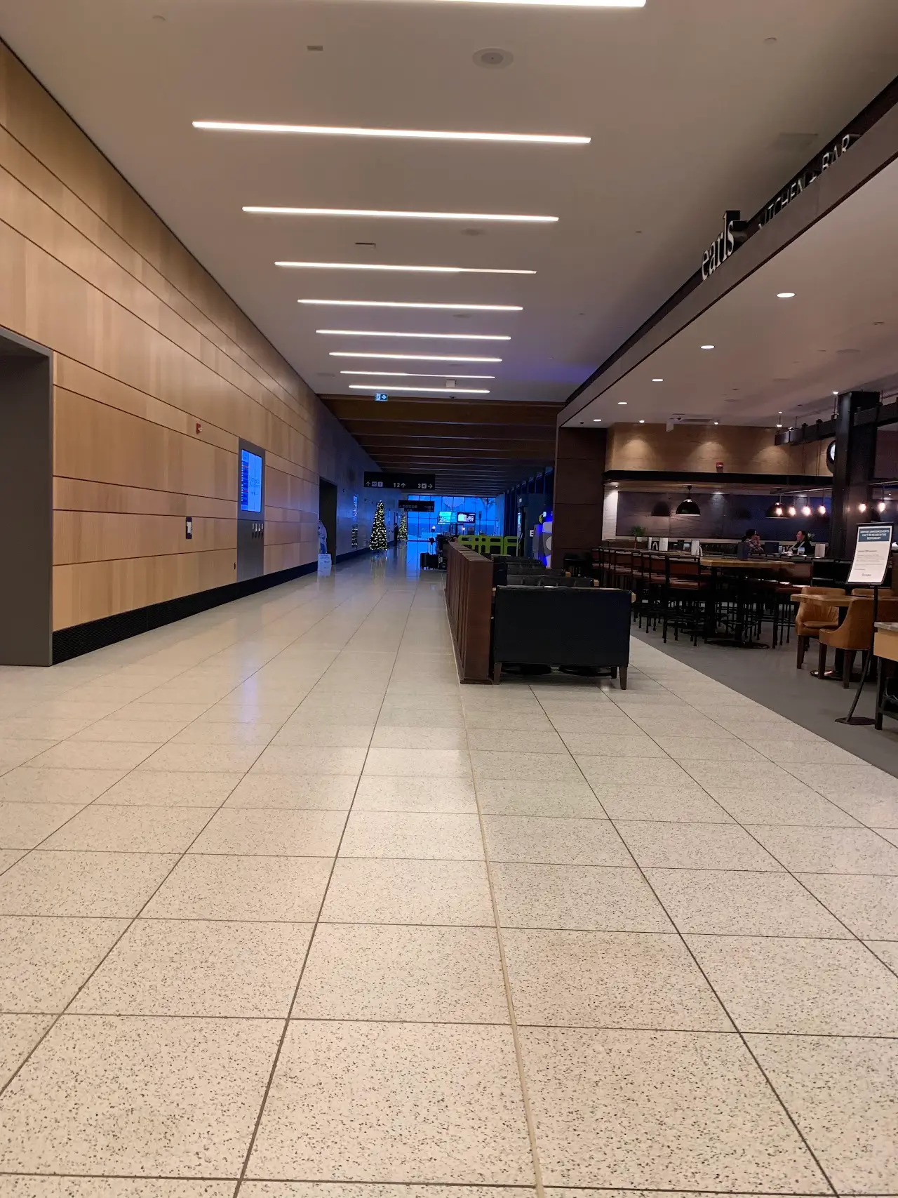 Fort McMurray International Airport (YMM), photo 3