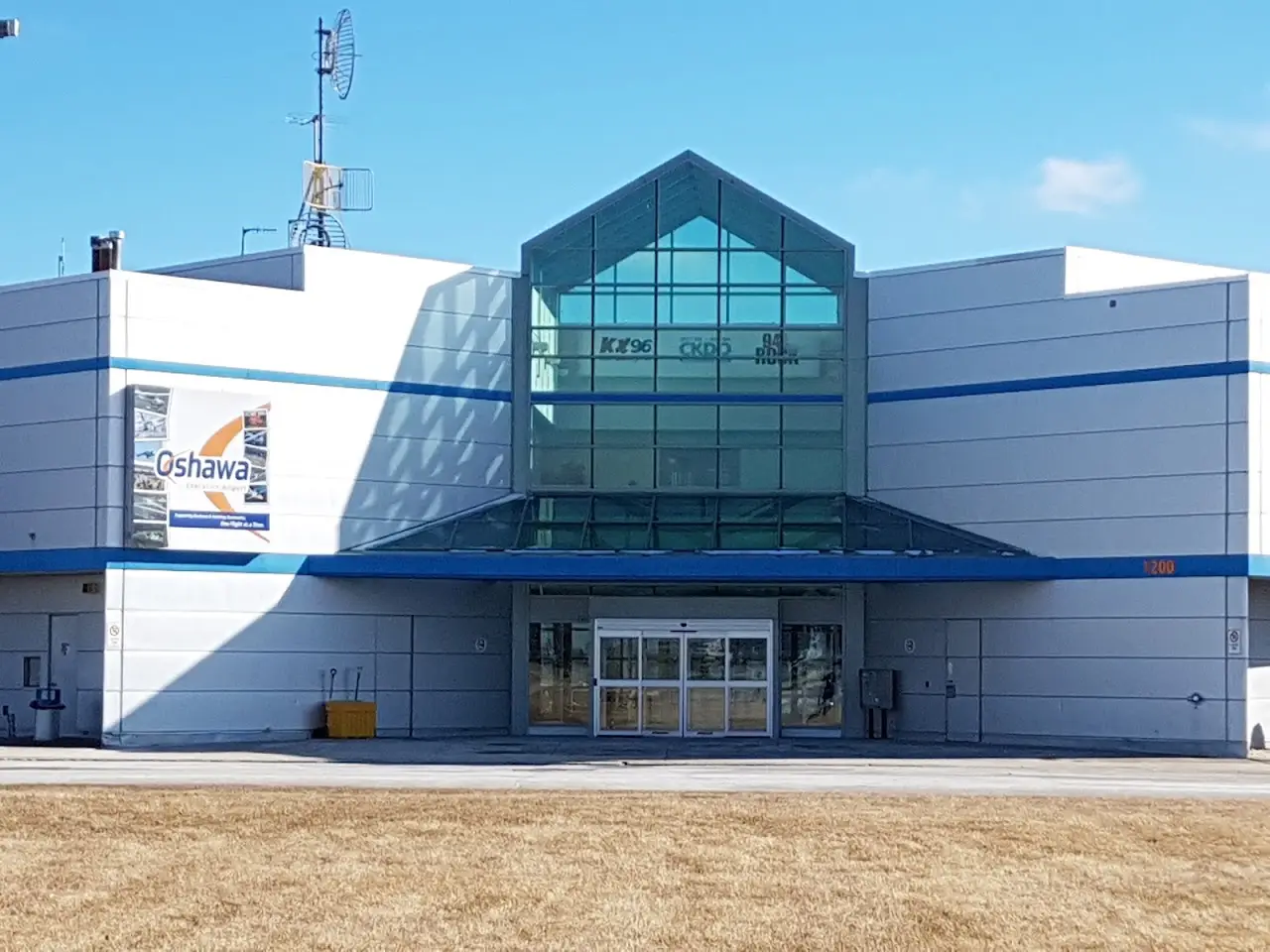 Oshawa Executive Airport (YOO), photo 2