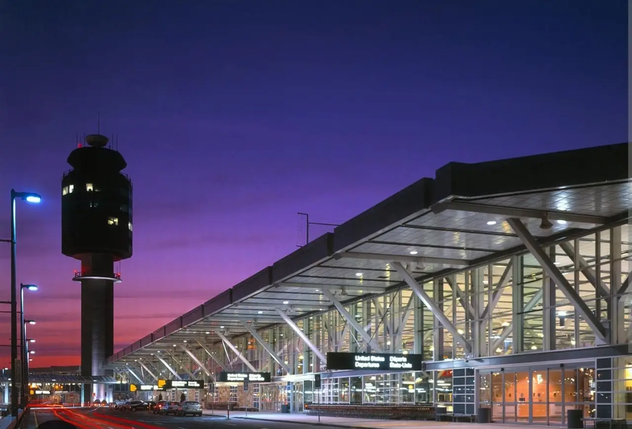 Vancouver International Airport (YVR), photo 2