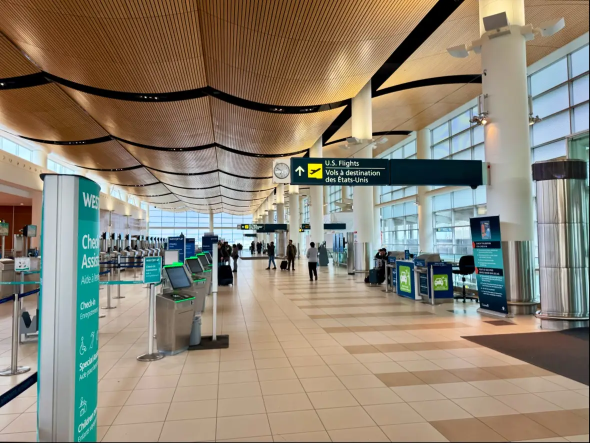 Winnipeg / James Armstrong Richardson International Airport (YWG), photo 3